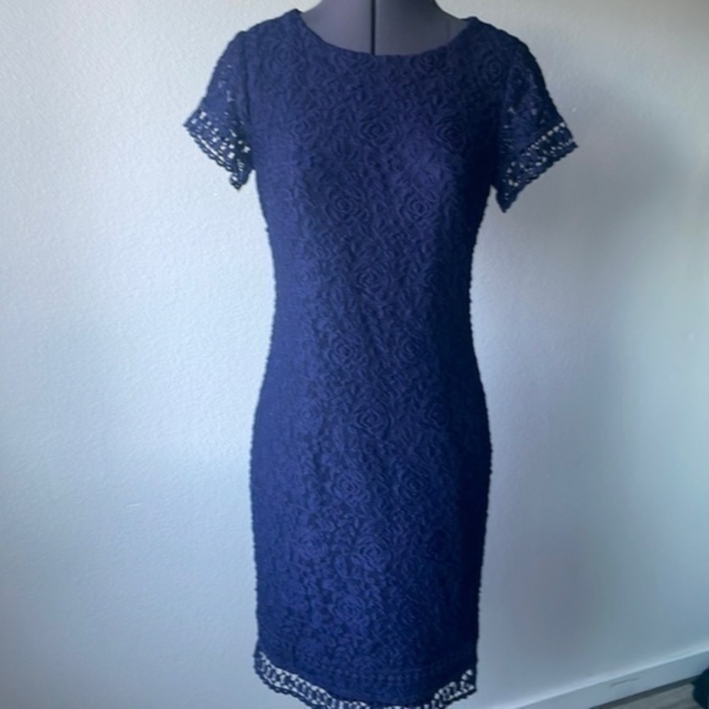 Laundry dress by Shelli Segal size small Los Angeles navy blue lace